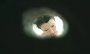 Humalassa alaston tyttö suomi porno videot on etusijalla sohvalla.
