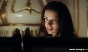 18-vuotias suomi seksi porno tyttöystävä syö pöydällä.