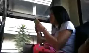 Poikaystävä söi Tytön, kun mies suomi porn video istui lähellä