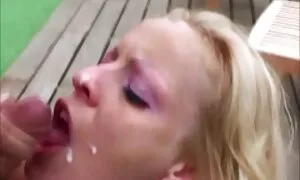 Ariel imee prinssin ruokahalua finnish sex tube veneessä.